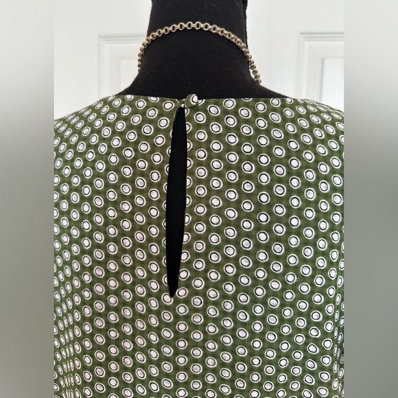 ANN TAYLOR ~ Fully Lined Green Polka Dot Short Flutter Sleeve Top size L - Picture 5 of 9